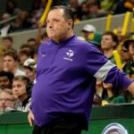 College basketball news: Tarleton State’s Billy Gillispie under investigation