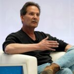 Verizon names former PayPal CEO Dan Schulman as new chief executive