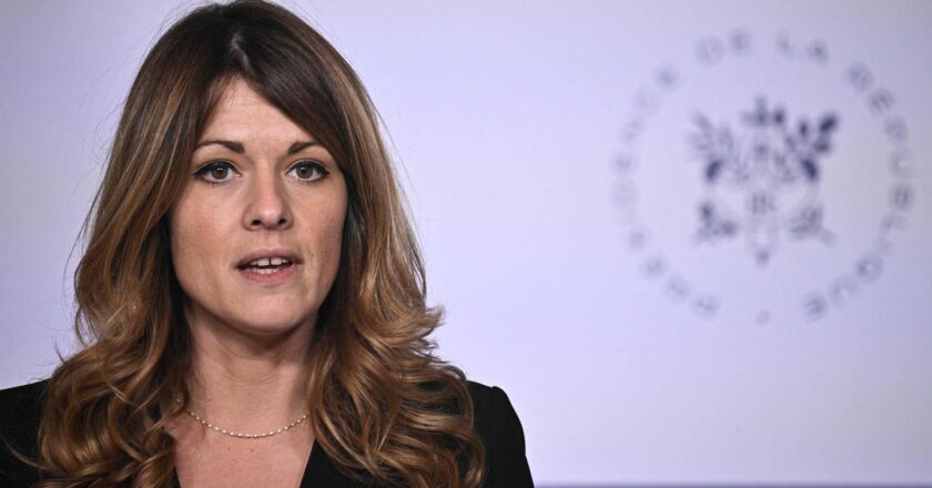 le gouvernement propose au Sénat d’examiner les deux textes après le projet de budget