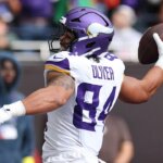 Vikings’ Cam Akers throws TD pass to Josh Oliver