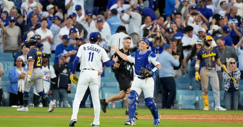 MLB news: Dodgers one win from World Series after Game 3 win over the Brewers