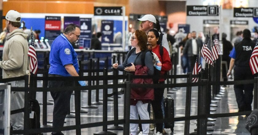 Flight delays aren’t slowing down despite move to end shutdown