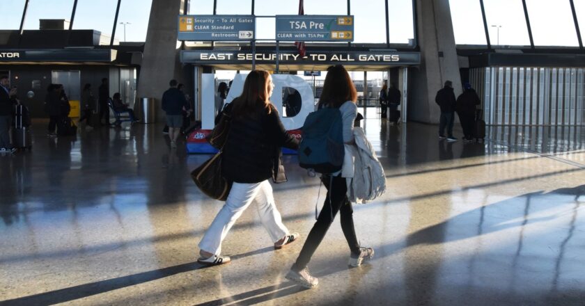 What’s next for airlines and flight schedules now that the government is reopened