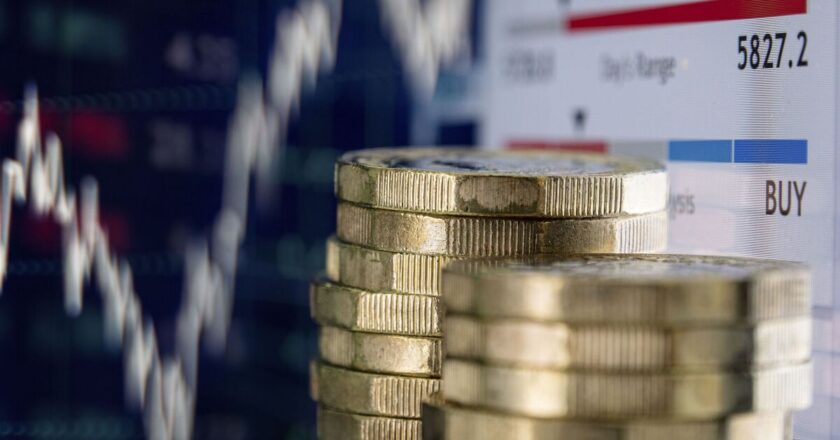 Top Stocks and Shares ISA pots worth around 17 times biggest Cash ISAs | Personal Finance | Finance