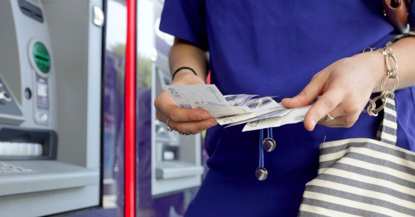 Millions to get extra £900 in bank accounts in major pay boost | Personal Finance | Finance