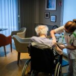 La piste de la vaccination obligatoire contre la grippe dans les Ehpad divise parlementaires et soignants