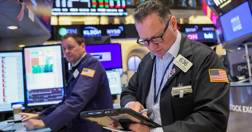 Bond King Jeffrey Gundlach warns of private credit market troubles