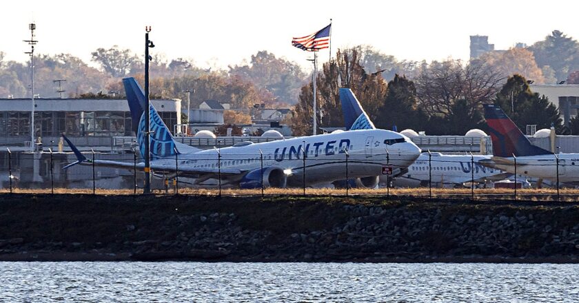 United flight strikes another plane’s tail while taxiing at LaGuardia Airport
