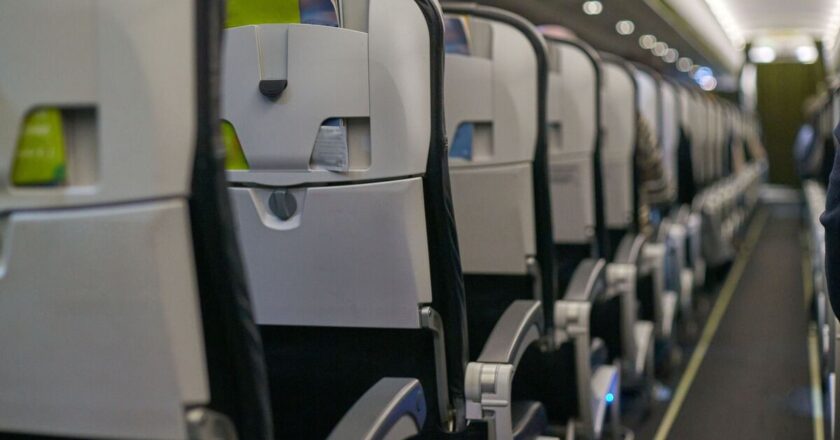 ‘I got 14 hour revenge on entitled couple who stole my plane seat’ | UK | News