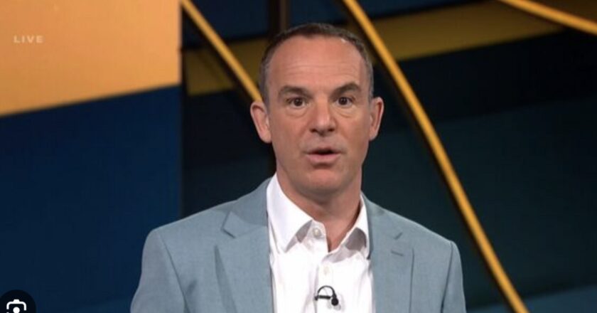 Martin Lewis says do 1 thing before giving Christmas presents to avoid cost | Personal Finance | Finance