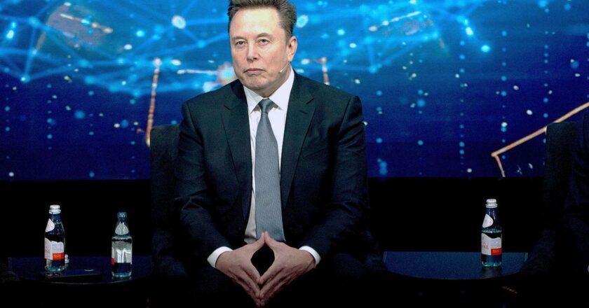 Elon Musk predicts AI will create universal high income