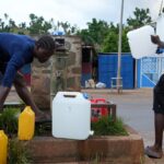 Des responsables de l’ancien syndicat des eaux de Mayotte en procès à Paris, alors que les pénuries perdurent dans l’île