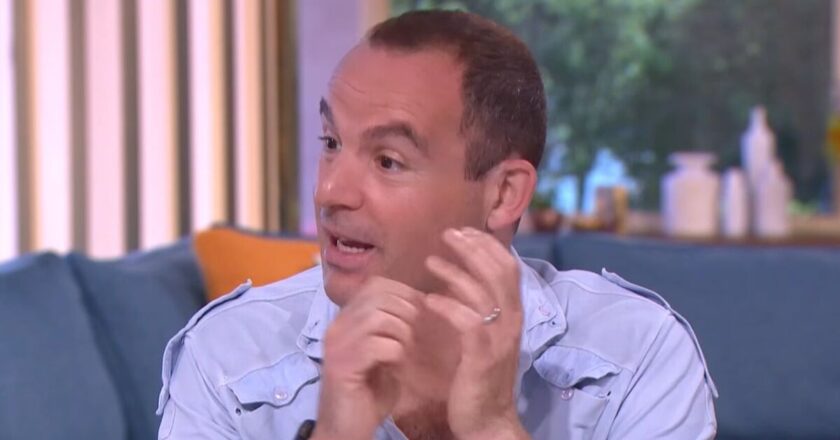 Martin Lewis warning to anyone with savings over £20,000 | Personal Finance | Finance