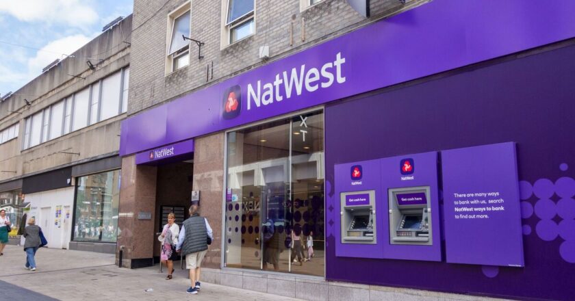 Anyone with £10,000 savings with Natwest, Barclays, Santander issued £333 warning | Personal Finance | Finance