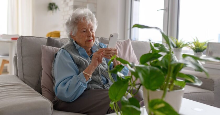 Warning issued over New Year HMRC scam