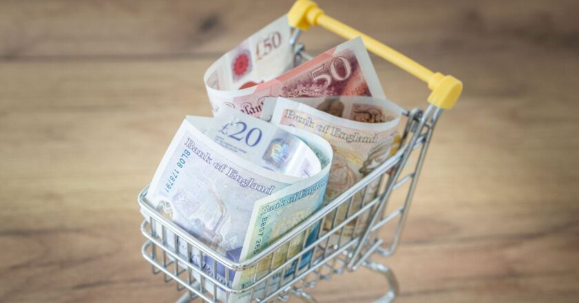 Households handed £300 vouchers to spend in 9 supermarkets from January | Personal Finance | Finance