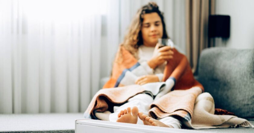Stay warm without central heating using ’20p method’ | Personal Finance | Finance