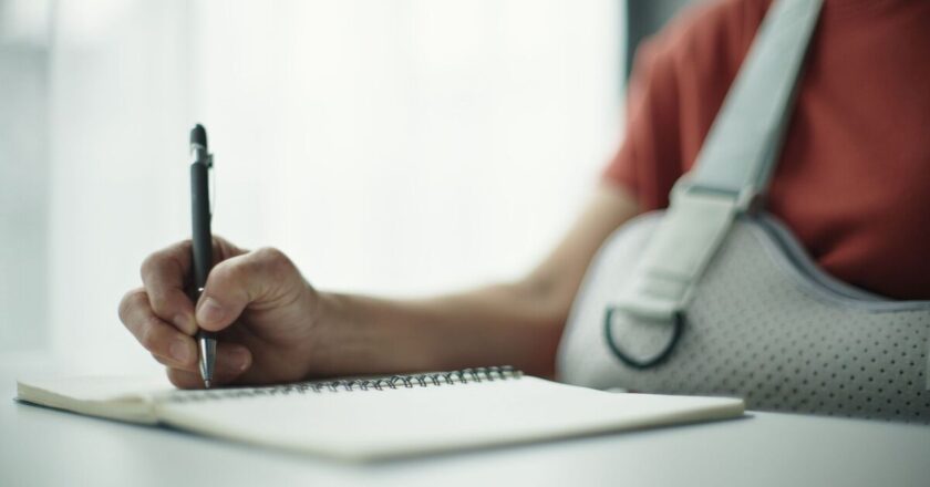 DWP faces fury as hundreds of staff given sickness warnings | Personal Finance | Finance