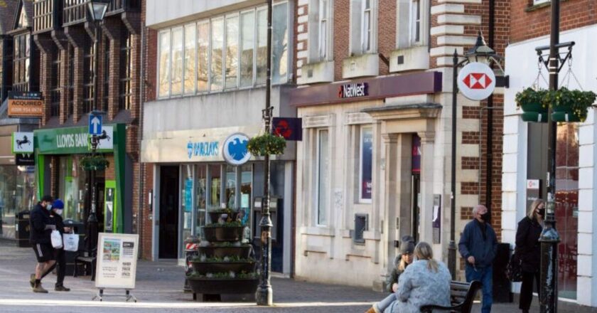 UK banking icon with 400 branches to shut 55 locations — full list