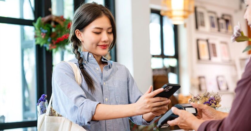 Lloyds Bank update for Google Pay as bank says ‘we may restrict’ | Personal Finance | Finance