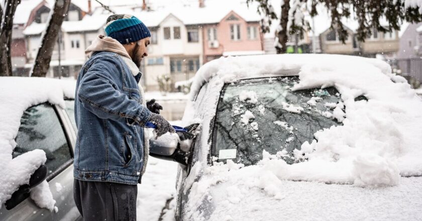 Drivers using common defrosting technique this winter face £80 fine