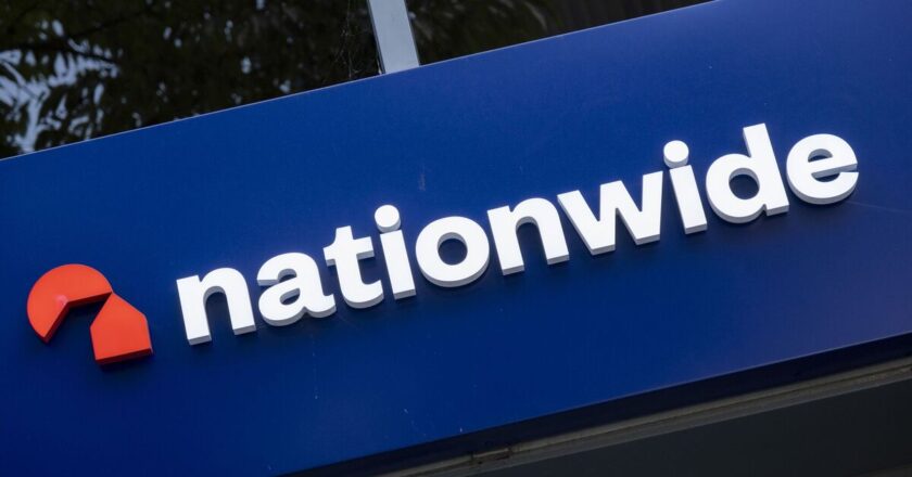Nationwide Building Society warns of rise in ‘clever common’ scam stealing Brits’ money | Personal Finance | Finance