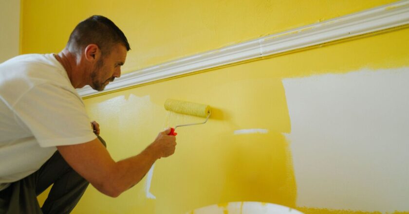 Painter&rsquo;s &lsquo;back rolling&rsquo; method guarantees no drips or imbalances