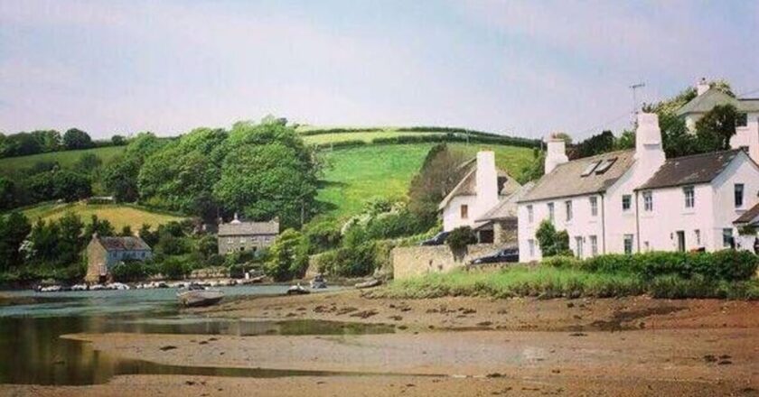 Pretty hidden village is also one of Britain&rsquo;s &lsquo;poshest&rsquo;