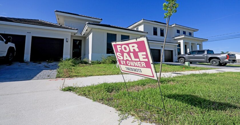 Mortgage applications fall 9.7% despite lower interest rates in December