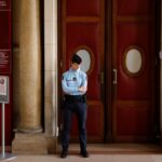 Soupçonnés d’un homicide lié au trafic de stupéfiants, quatre détenus remis en liberté après une série de négligences judiciaires