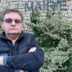 suspendu pour des propos antisémites, Bernard Bazinet retrouve son fauteuil de maire et veut rempiler