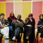 des associations réinventent le soin psychique dans les quartiers populaires