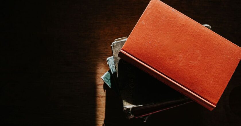 Signed books are worth much less when they have 2 details | Books | Entertainment