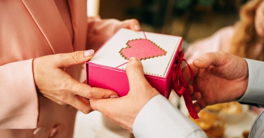 Last-minute Valentines letterbox gifts with up to 60% off