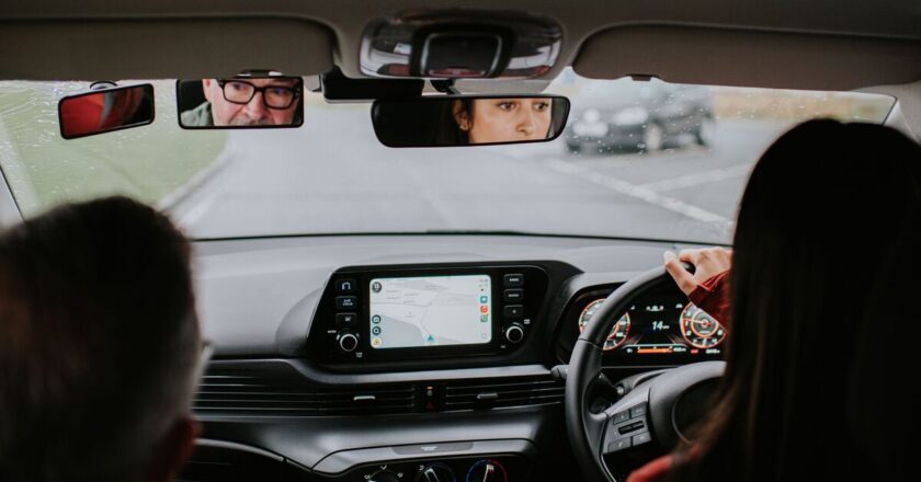 Driving instructor confirms what ‘confusing’ road sign actually means | Weird | News