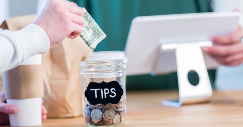 Woman &lsquo;dumbstruck&rsquo; by barista&rsquo;s response to 73p tip on coffee | Weird | News