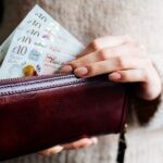 HMRC urges people earning under £100,000 to ‘sign up’ for £2,000 | Personal Finance | Finance