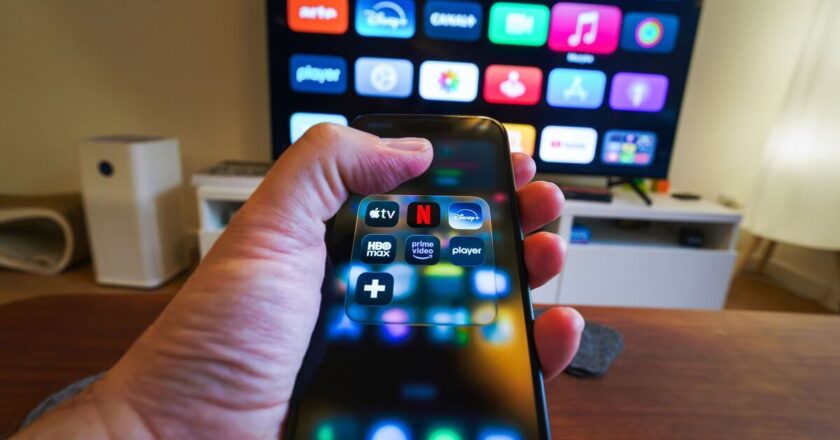 Netflix viewers urged to watch ‘must-see’ thrilled that’s hit platform | UK | News