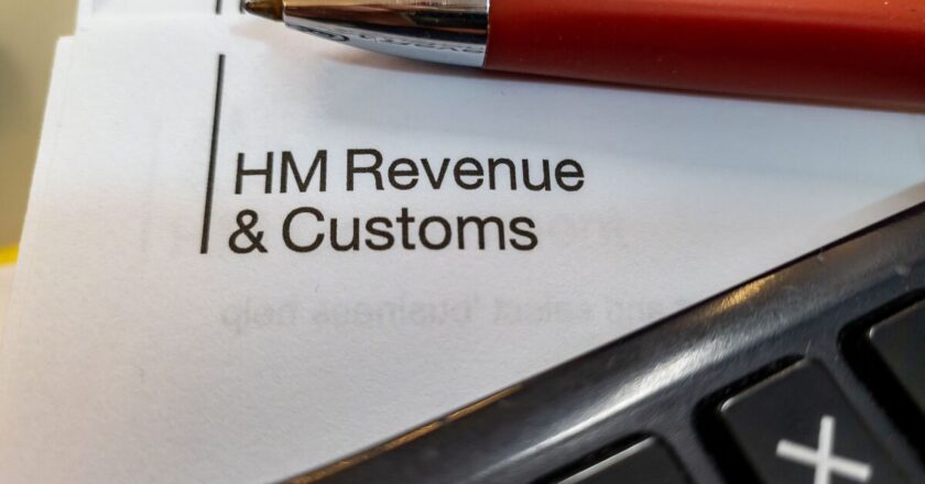 HMRC issues new tax warning to Brits earning £50,000 or more | Personal Finance | Finance
