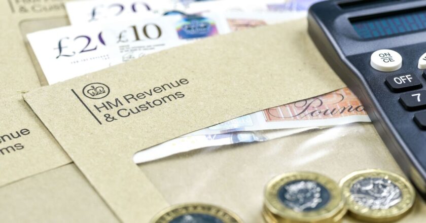 Pensioners’ tax alert: The £22 ‘cliff edge’ forcing millions to pay HMRC for first time | Personal Finance | Finance