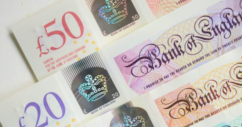 High street bank offers £200 for customers who switch banks | Personal Finance | Finance