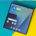 How to turn your foldable phone into a usable laptop replacement