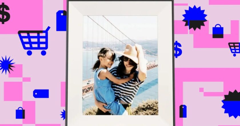 Aura’s Aspen digital frame is a great gift, especially now that it’s $30 off