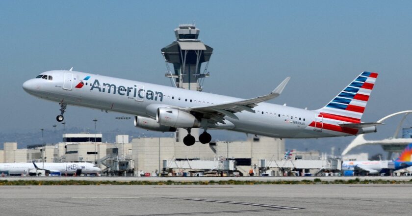 Americans set new travel record with 904 million air travelers in 2025