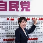 Au Japon, la très nationaliste première ministre libérée par l’écrasante victoire de son camp aux législatives