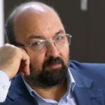 Javad Emam, porte-parole du camp réformateur en Iran, a été arrêté par les gardiens de la révolution