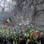 Neuf CRS devant la justice pour des faits de violences contre des « gilets jaunes » dans un Burger King