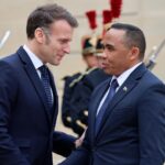 Après sa visite à Moscou, le nouveau président malgache joue l’équilibriste en se rendant à Paris