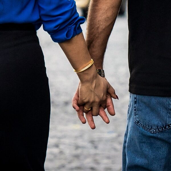 Valentine&rsquo;s Day romance scams target widowed, divorced Americans in 2026