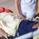 Malgré les promesses, le trop lent essor des soins palliatifs en France